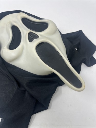 Vtg. Scream Ghost Face Mask S9206 Easter Unlimited Fun World - Picture 17 of 17