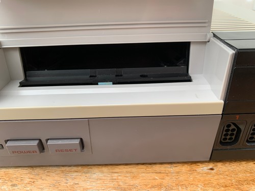 Nintendo NES NESE 001 Entertainment System Super Set Europe CIB Collectors Cond - Picture 16 of 24