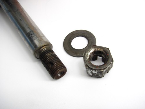 1987 POLARIS 87 CYCLONE W877828 250 250X - LEFT FRONT WHEEL AXLE STRUT SPINDLE - Picture 7 of 7