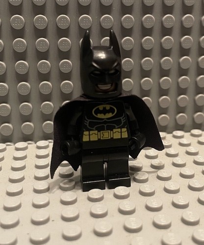 Lego Bat-Man Mini Figure / Dark Knight / Smiling Face / Gothlem / Mask - Picture 3 of 4