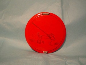 Vintage-Art-Deco-SCOTTY-DOG-amp-LABRADOR-Red-Celluloid-Face-Powder-Compact-Antique