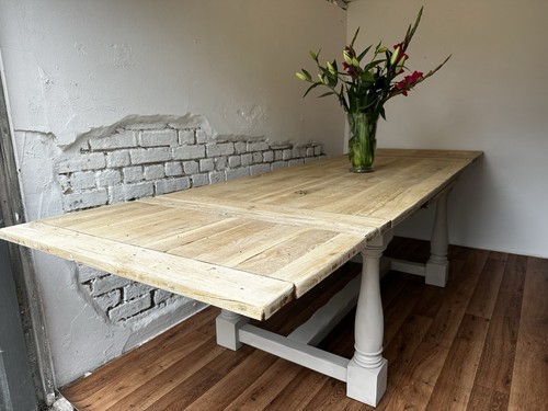 Willis & Gambier 9.5 Foot Solid Oak Extending Dining Table Refurnished - Picture 5 of 17