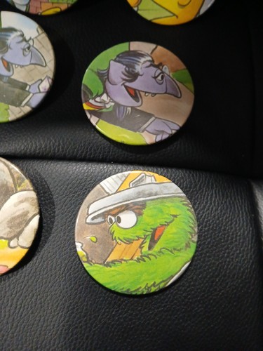 6 Vintage Sesamstraße Bert & Count Oscar Pin Anstecker/Pin 2 1/2" Button - Bild 7 von 11