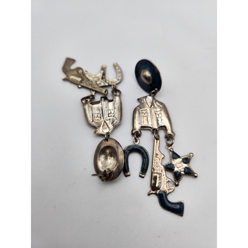 Vintage Western revolver Dangling earrings - Picture 4 of 6