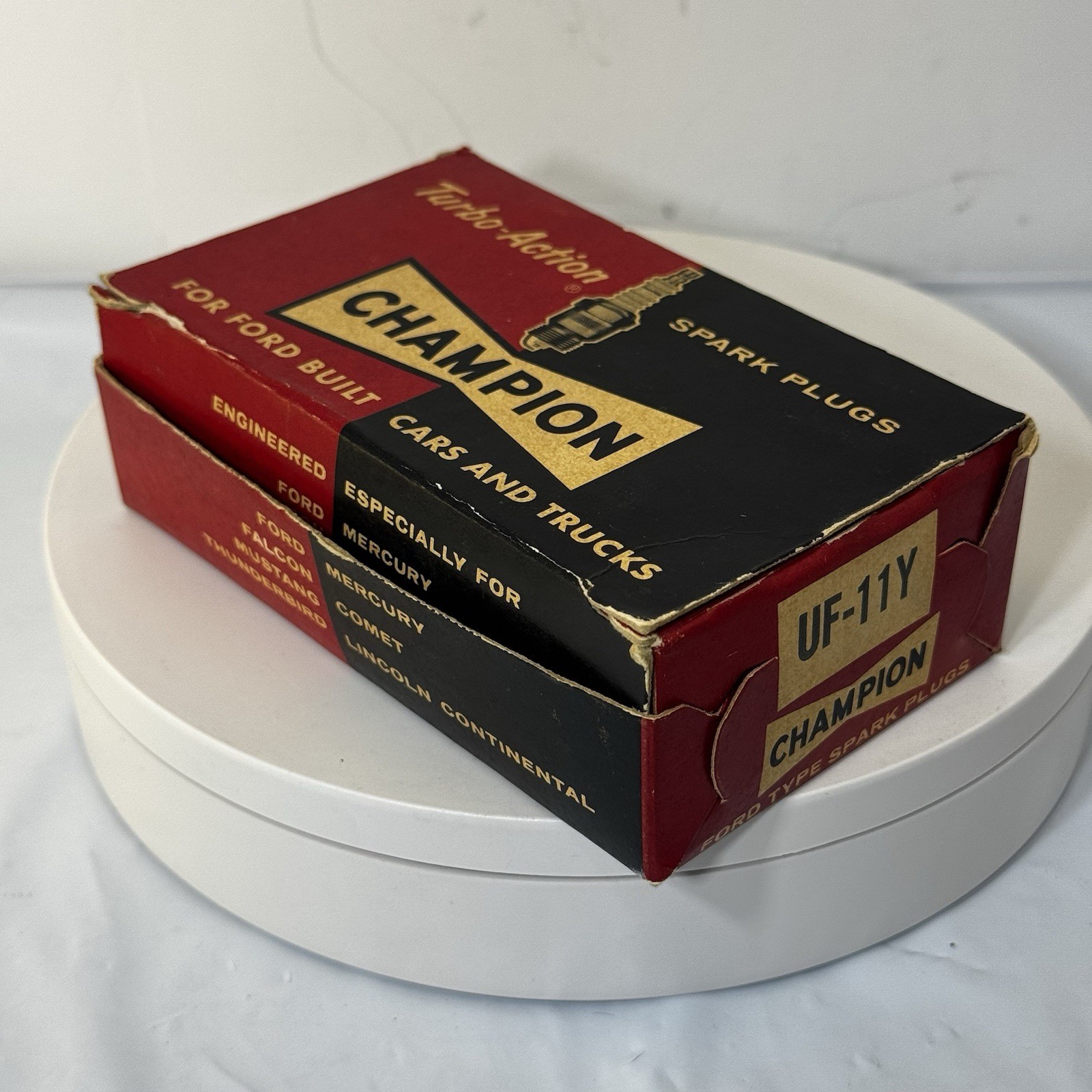 Vintage Box of 8 NEW Champion UF-11Y Spark Plugs Ford Type Mustang Thunderbird
