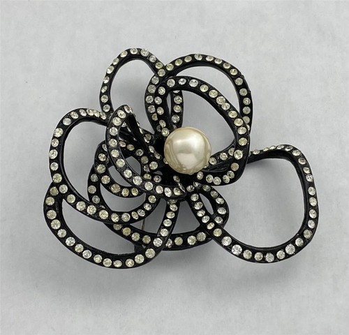 HATTIE CARNEGIE Vintage Pave' Rhinestones Large Pearl Freeform Flower Brooch Pin - Picture 1 of 5