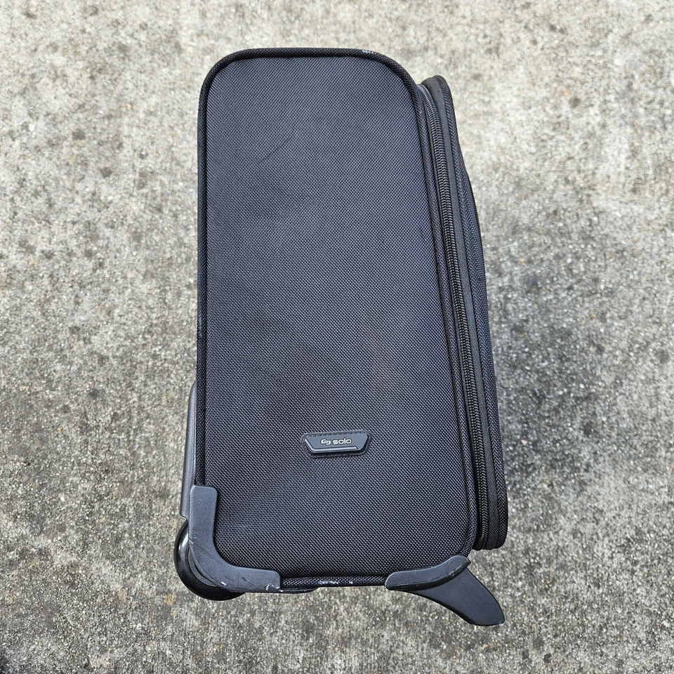 Solo New York Dakota Rolling Overnight Laptop Bag 17" Black Used - Image 2 of 4