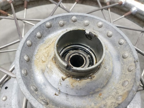 1973 Triumph Rear Wheel Hub w/ Brake Plate + Speedometer Drive 3-18 18" Rim - Picture 14 of 22