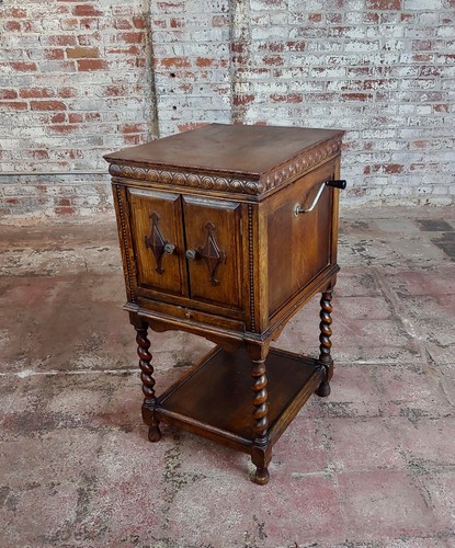 Gramófono ""Manivela manual"" Itonia con hermoso gabinete de roble tallado c.1910s - Imagen 6 de 10
