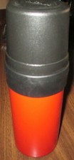 TERMOS MARCA GRANDE 4 TAZAS TERMO * ROJO Y NEGRO * BAYAS FRÍAS CALIENTES BONITO LIMPIO