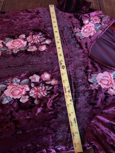 April Sky Embroidered Velvet Floral Blouse Top Burgundy  Size Large NWOT - Afbeelding 10 van 14