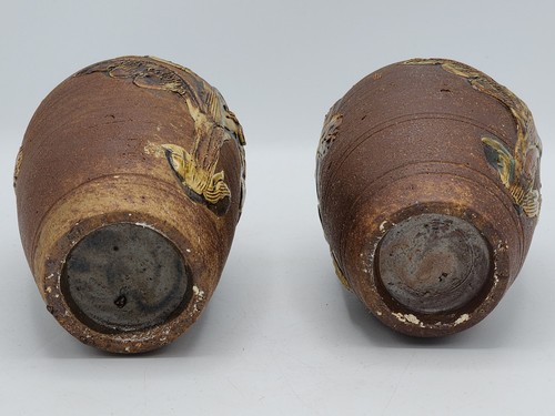 PAIR OF VINTAGE 50's TSUBOYA OKINAWA HIGH RELIEF PALM TREE POTTERY JAPANESE VASE - Picture 16 of 24