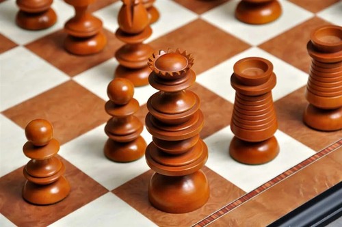 Georgian Luxury Chess Pieces - 4.4" King - Ebonized and Antiqued Boxwood - Picture 8 of 12