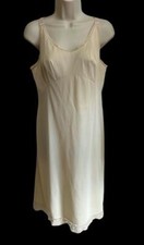Vintage Vanity Fair 36 M Slip Nylon Lace Full Dress Beige