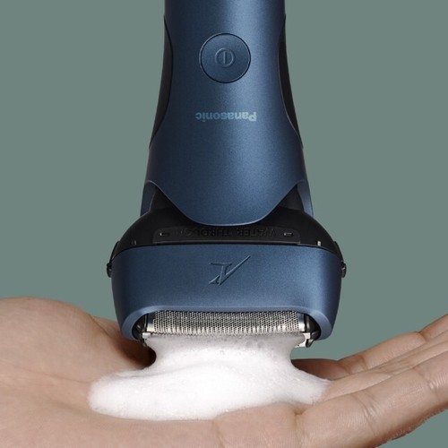 Panasonic ES-LT4B 3-Blade Wet and Dry Electric Shaver for Men - Gift for him - Picture 2 of 6