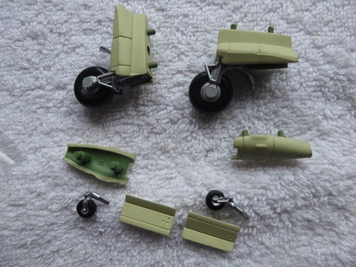 DH MOSQUITO - CORGI AVIATION ARCHIVE AA32818 - BANFF 1945 - with MISSILES - 1:72 - Picture 14 of 23