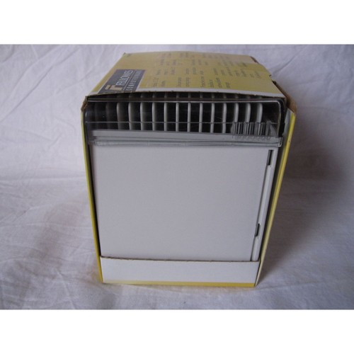 New Fellowes Computerware Step Cube Holding 15 3.5" Floppy Disks/Diskettes 95350 - Afbeelding 2 van 4