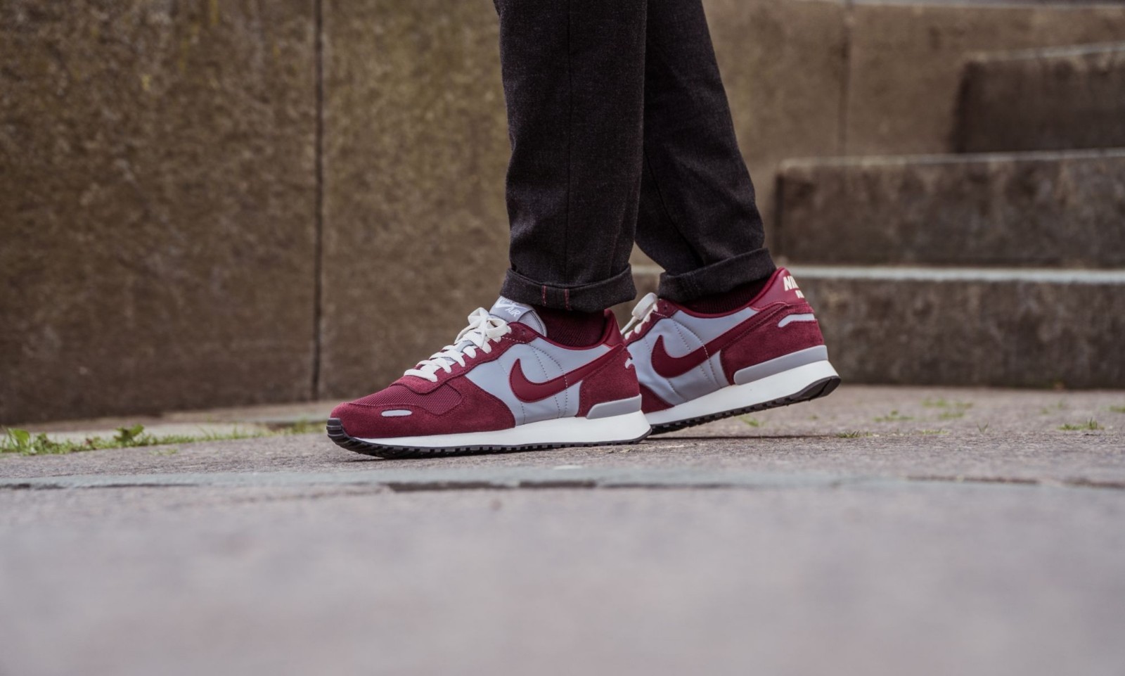 Nike Air Vortex Baskets Taille UK 11 NEW BOXED Formateurs EU 46 en daim bordeaux Nike Air Vortex Baskets Taille UK 11 NEW BOXED Formateurs EU 46 en daim bordeaux