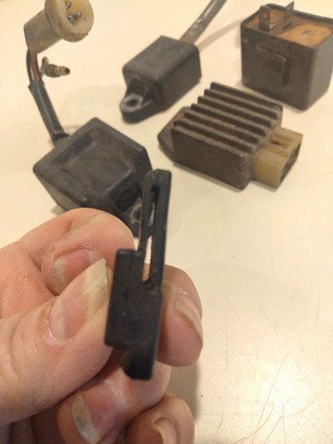 1987 YAMAHA YSR50 CDI RECTIFIER CONTROL UNIT & FLASHER / YSR 50 - Picture 2 of 18