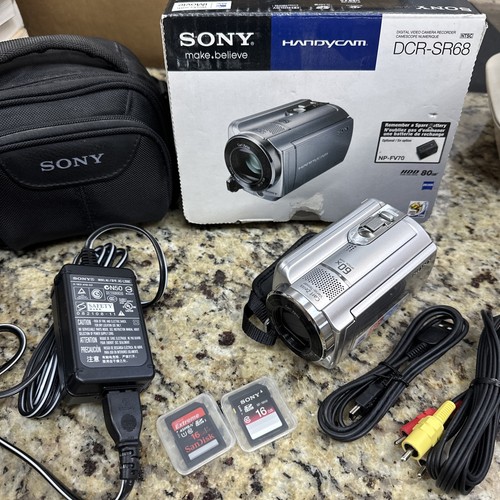 Sony DCR-SR68 rot Handycam 60x optischer Zoom 80GB Digital Video Camera Camcorder