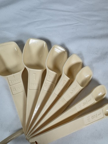 Vintage Tupperware Messlöffel mit D Ring Set Mandel 1271-7 7er Set - Bild 2 von 5