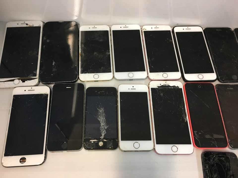 48x Teléfonos COMO ESTÁN Piezas/Reparación Apple iPhone Samsung LG SIN ALIMENTACIÓN AGRIETADA Paquete Foto 2 de 4