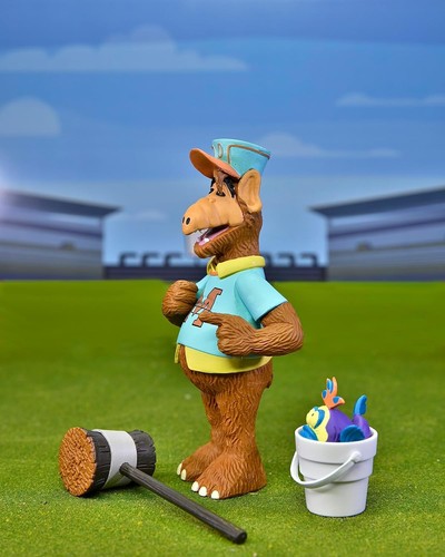 Neca Alf figurine Toony Classic Baseball Alf 15 cm - Picture 2 of 8
