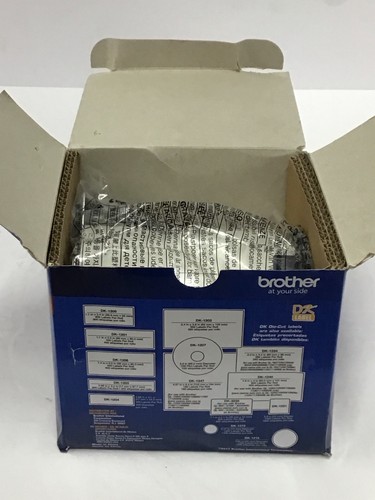 Etiquetas de envío de papel blanco grandes Brother 4,07" x 6,4" originales OEM DK-1247 - Imagen 2 de 2