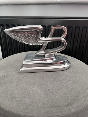 Großes Bentley Showroom Händler Maskottchen Flying B
