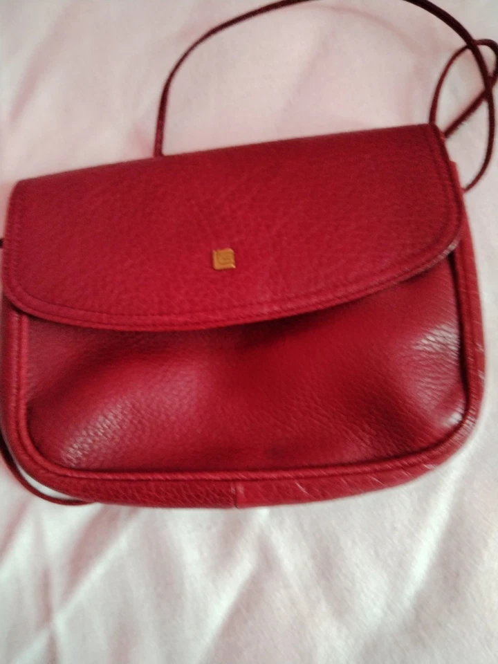 Petit sac bandoulière Vintage Guy Laroche - Photo 1/4