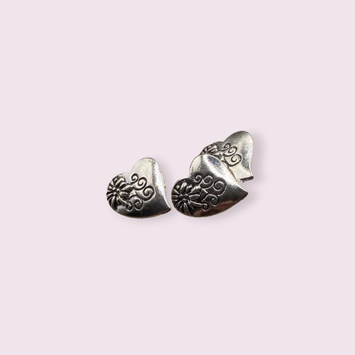20mm Shank Buttons Love Heart With Carved Flower Antique Silver Metal - Picture 10 of 11