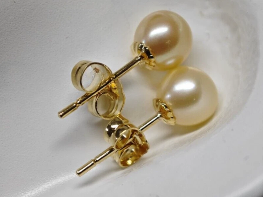 Pendientes de perlas amarillas mini naturales AAA 6-7 mm del Mar del Sur de oro de 14 k Foto 2 de 4