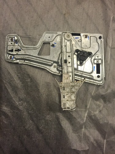 OEM 05-09 CHEVROLET EQUINOX RIGHT PASSENGER SIDE REAR DOOR REGULATOR & MOTOR  - Picture 1 of 10