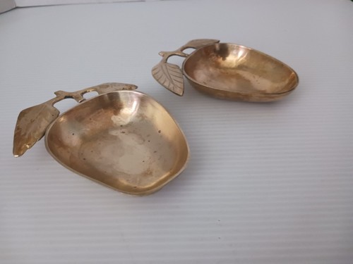 Lot of 2 Vintage Brass Apple Trinket Dish Tray Table Home Decor 4.5" & 4.75" - Picture 7 of 9