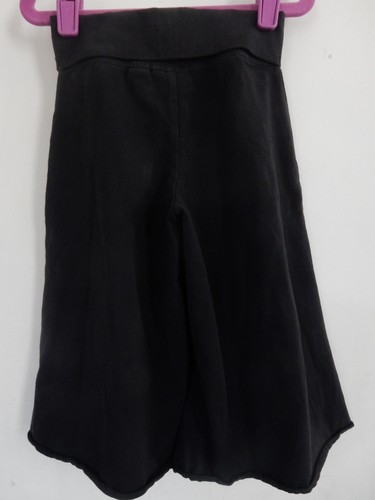 THE CHILDREN'S PLACE STRECH/WIDE LEG CAPRI/BLACK/SIZE 5/VERY GOOD USED CONDITION - Picture 3 of 6