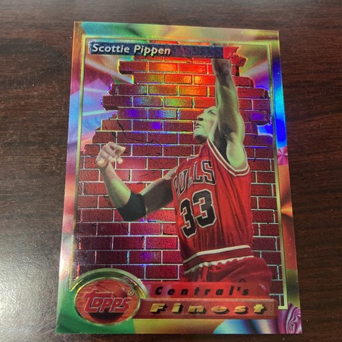 1993 Finest Refractor Scottie Pippen #105 Central’s Finest Bulls - Picture 1 of 3