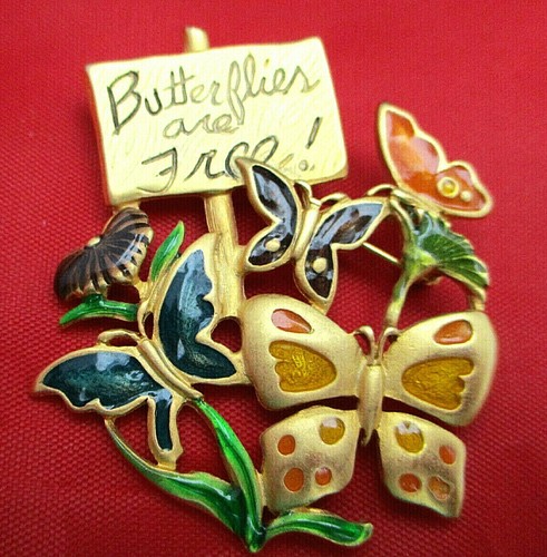 2 Tona Sommer Frühling Stecknadeln Blumen Wasserkanne frei Schmetterlinge Emaille goldfarben EUC - Bild 2 von 5