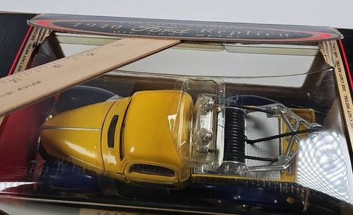 1:18 Golden Wheel 1940 Yellow Ford Replica 24hr. Towing Service Truck #35401 NIB - Picture 7 of 7