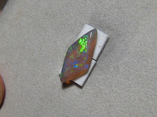 2.3 ct. Black crystal Opal from Coober Pedy - Picture 7 of 12