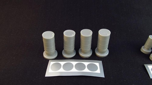 Drum 200 l (4 pcs) Accessory Resin Metallic Details MDR4813 Scale model kit 1:48 - Picture 17 of 24