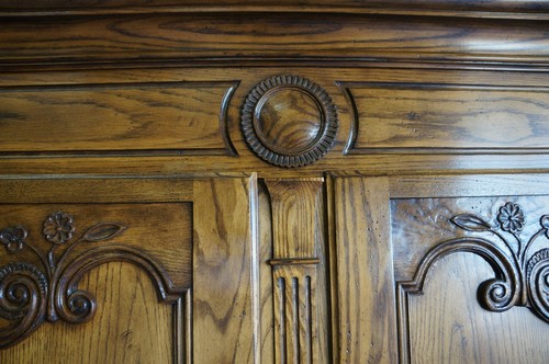 China Cabinet ~ Bar Cabinet ~ Hutch ~ Dry Bar Armoire ~ French Hutch - Picture 8 of 11