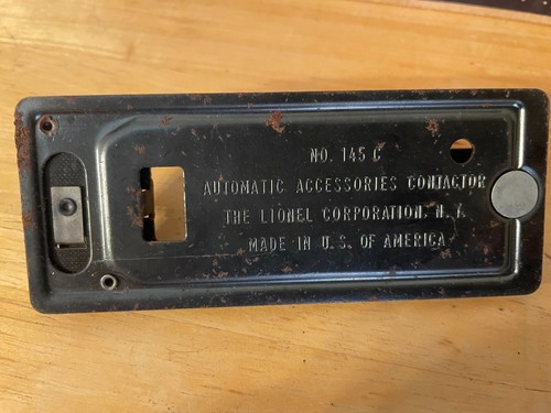 Lionel No.252 Automatic Crossing Gate with Box - Picture 5 of 8