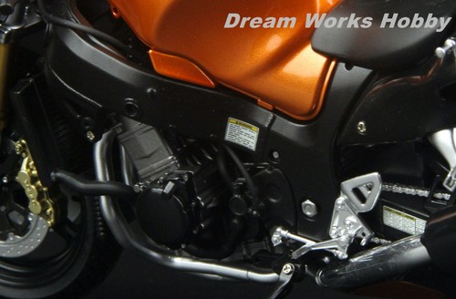 Ganador del premio construido Tamiya 1/12 Suzuki Legendary Hayabusa GSX1300R + Máscara + PE - Imagen 16 de 24