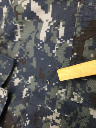 Navy Button Up Shirt Mens Medium Long Blue Camo  Blueberries Long Sleeve - Picture 19 of 20