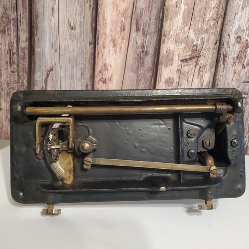 Antique 1896 Hand Crank Singer Sewing Machine 27 with Egyptian Sphinx Design - Picture 2 of 10