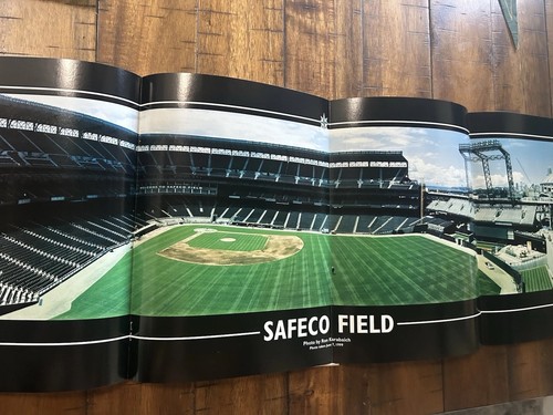 Seattle Mariners Magazine 1st edition Safeco Field Inaugural Season Game Program - Picture 3 of 4
