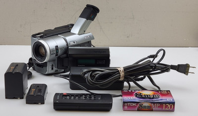 Sony Handycam DCR-TRV315 Hi8 Digital8 8mm Camcorder Bundle w/ Charger - WORKS!