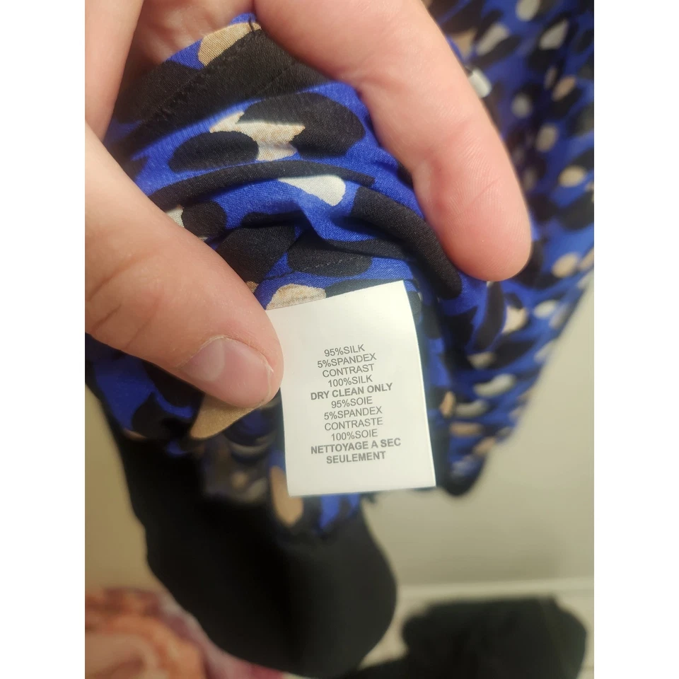 Trina Turk Women's Blouse Top Long Sleeve Blue Animal Print L - Image 3 of 3