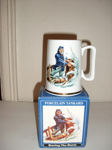 New Vintage  Norman Rockwell   " BRAVING THE STORM"  12oz  Porcelain Tankard - Picture 5 of 9
