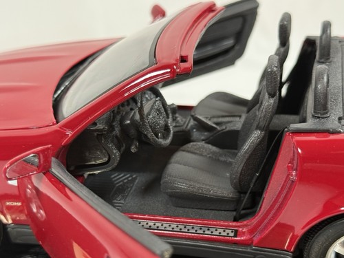 Maisto 1/18 Scale Die Cast Model Mercedes-Benz SLK 230 - Red Boxed - Picture 7 of 11